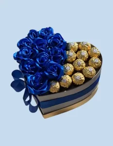 caja en forma de corazón con rosas eternas en SJL